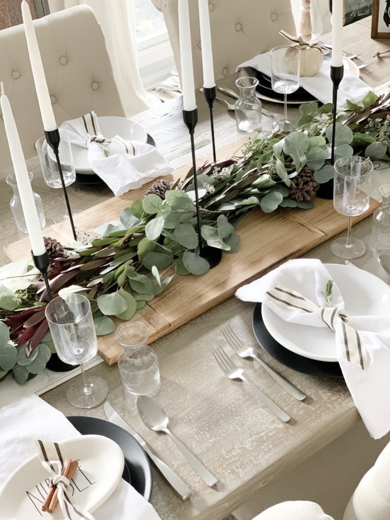 Rustic Thanksgiving Tablescape - Champagne Chaos